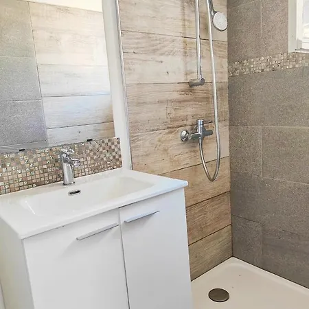 Maison Avec Mezzaninne 1 A 4 Pers, Jardin Et Pkg Secure *
