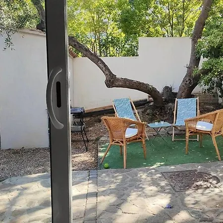 Maison Avec Mezzaninne 1 A 4 Pers, Jardin Et Pkg Secure Apartman